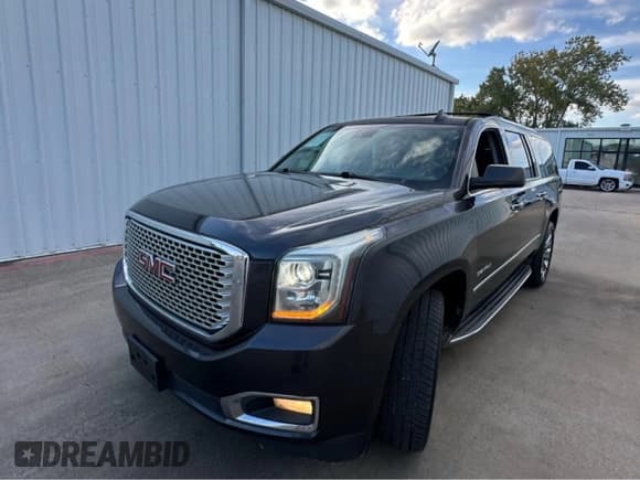 ✅ 2016 GMC Yukon XL Denali • VIN: 1GKS2HKJ7GR102736 • Lot: 92746615. Listed on Copart with 101,682 mi. Free auction sales archive from the USA and detailed vehicle history report at DreamBid. Image 2.