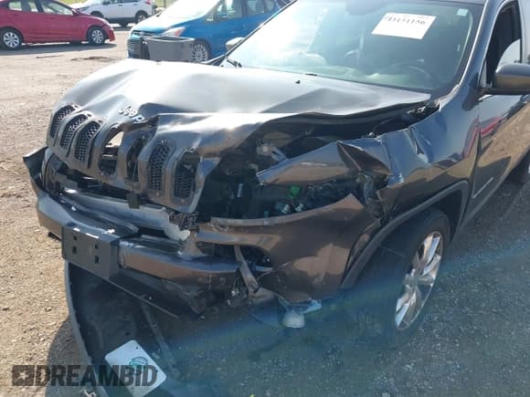 ✅ 2017 Jeep Cherokee Limited • VIN: 1C4PJLDB5HW516453 • Lot: 43151156. Wystawiony na IAAI z przebiegiem 96 720 mil. Bezpłatny archiwum sprzedaży aukcyjnych z USA i szczegółowy raport historii pojazdu na DreamBid. Zdjęcie 6.