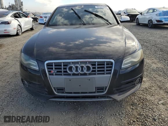 ✅ 2011 Audi S4 Premium Plus • VIN: WAUBGAFL1BA075716 • Lot: 92657005. Wystawiony na Copart z przebiegiem 100 815 mil. Bezpłatny archiwum sprzedaży aukcyjnych z USA i szczegółowy raport historii pojazdu na DreamBid. Zdjęcie 5.