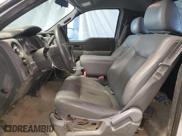 ✅ 2014 Ford F-150 XL • VIN: 1FTMF1EM3EKF10307 • Lot: 86469545. Listed on Copart with 211,485 mi. Free auction sales archive from the USA and detailed vehicle history report at DreamBid. Image 7.