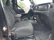 ✅ 2021 Jeep Gladiator Sport S • VIN: 1C6JJTAM7ML554412 • Lot: 42199167. Wystawiony na IAAI z przebiegiem 74 263 mil. Bezpłatny archiwum sprzedaży aukcyjnych z USA i szczegółowy raport historii pojazdu na DreamBid. Zdjęcie 5.