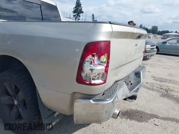 ✅ 2009 Dodge 1500 Laramie • VIN: 1D3HV13T49J512617 • Lot: 42589721. Wystawiony na IAAI z przebiegiem 149 820 mil. Bezpłatny archiwum sprzedaży aukcyjnych z USA i szczegółowy raport historii pojazdu na DreamBid. Zdjęcie 19.