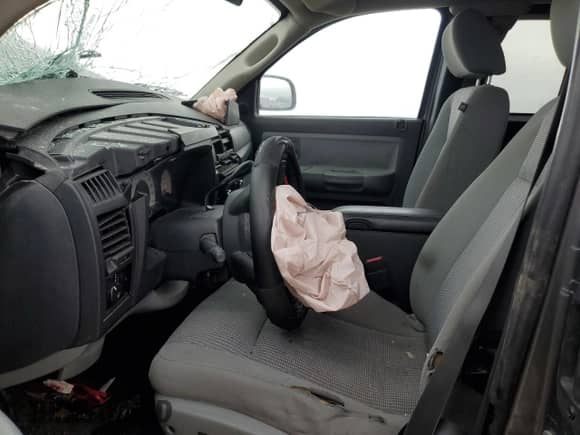 2009 Dodge Dakota Bighorn/Lonestar z VIN 1D7HE32K09S719308, wystawiony jako Copart lot #46914985 z przebiegiem Nie podano mil oraz Szkoda całkowita • Salvage title. Historia ofert i sprzedaży dostępna na DreamBid. Obrazek 7.