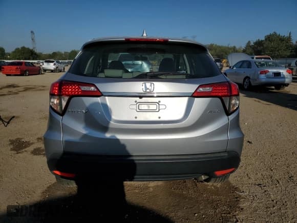 ✅ 2019 Honda HR-V LX • VIN: 3CZRU6H37KG702984 • Lot: 82153215. Listed on Copart with 33,771 mi. Free auction sales archive from the USA and detailed vehicle history report at DreamBid. Image 6.