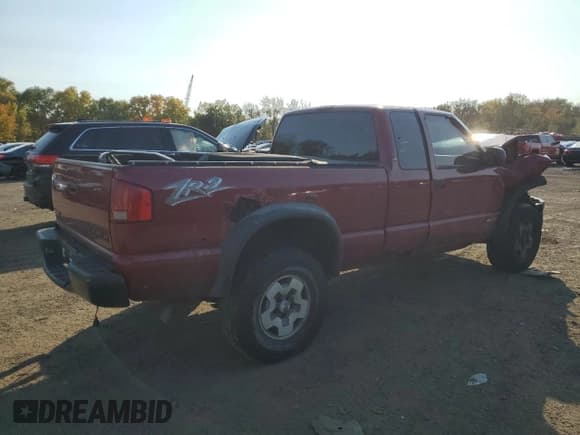 ✅ 2003 Chevrolet S-10 LS • VIN: 1GCCT19XX38133025 • Лот: 75295564. Опубликован ранее на Copart с пробегом Не указан. Бесплатный доступ к архиву аукционных продаж из США и подробный отчёт об истории автомобиля на DreamBid. Изображение 3.