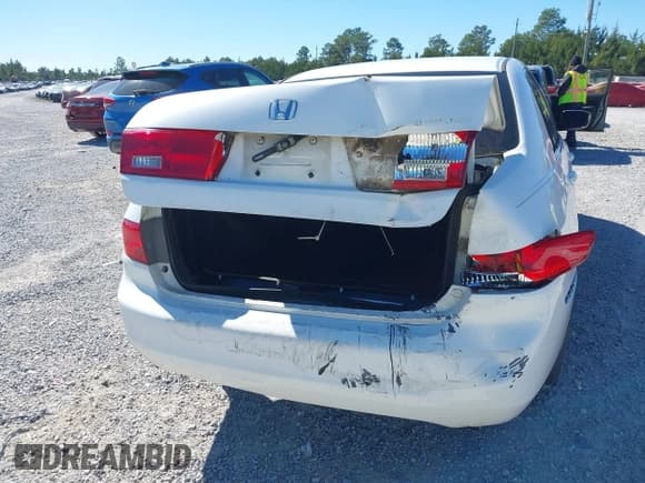 ✅ 2005 Honda Accord LX • VIN: 1HGCM56405A018414 • Lot: 43656576. Wystawiony na IAAI z przebiegiem 354 711 mil. Bezpłatny archiwum sprzedaży aukcyjnych z USA i szczegółowy raport historii pojazdu na DreamBid. Zdjęcie 6.