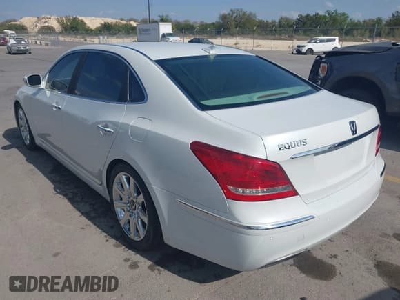 ✅ 2011 Hyundai Equus Signature • VIN: KMHGH4JF2BU041027 • Lot: 41891913. Listed on IAAI with 139,278 mi. Free auction sales archive from the USA and detailed vehicle history report at DreamBid. Image 3.