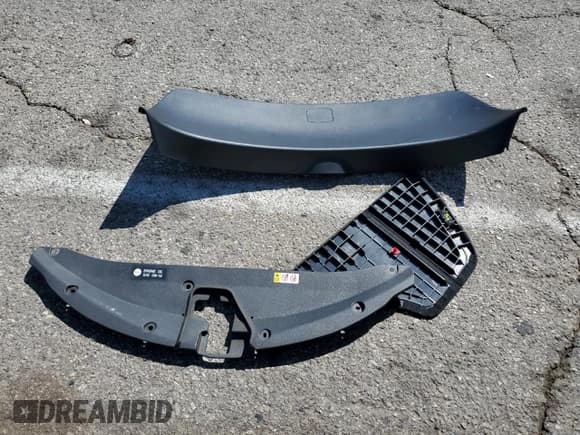 ✅ 2020 Lexus UX 250h • VIN: JTHX9JBH5L2035122 • Лот: 83827345. Опубликован ранее на Copart с пробегом 46 585 миль. Бесплатный доступ к архиву аукционных продаж из США и подробный отчёт об истории автомобиля на DreamBid. Изображение 13.