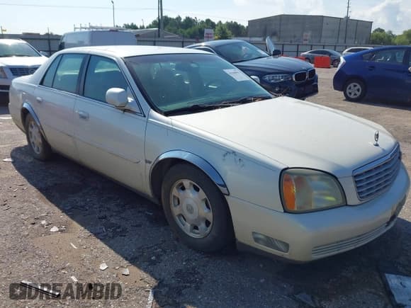 ✅ 2002 Cadillac DeVille • VIN: 1G6KD54Y92U262818 • Лот: 43100991. Опубликован ранее на IAAI с пробегом 117 606 миль. Бесплатный доступ к архиву аукционных продаж из США и подробный отчёт об истории автомобиля на DreamBid. Изображение 1.