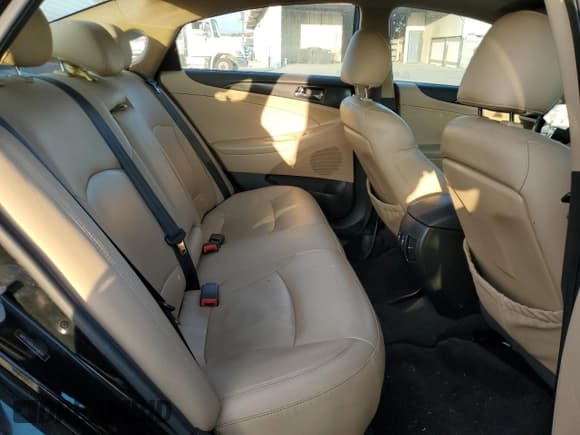 ✅ 2012 Hyundai Sonata SE • VIN: 5NPEC4AB6CH408594 • Lot: 91305435. Listed on Copart with 122,086 mi. Free auction sales archive from the USA and detailed vehicle history report at DreamBid. Image 10.