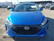 ✅ 2018 Hyundai Ioniq Blue • VIN: KMHC65LC1JU102735 • Lot: 43529622. Wystawiony na IAAI z przebiegiem 100 034 mil. Bezpłatny archiwum sprzedaży aukcyjnych z USA i szczegółowy raport historii pojazdu na DreamBid. Zdjęcie 13.