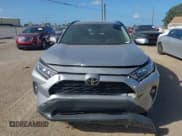 ✅ 2021 Toyota RAV4 XLE • VIN: 2T3W1RFV7MC166792 • Lot: 43355253. Wystawiony na IAAI z przebiegiem 64 443 mil. Bezpłatny archiwum sprzedaży aukcyjnych z USA i szczegółowy raport historii pojazdu na DreamBid. Zdjęcie 12.