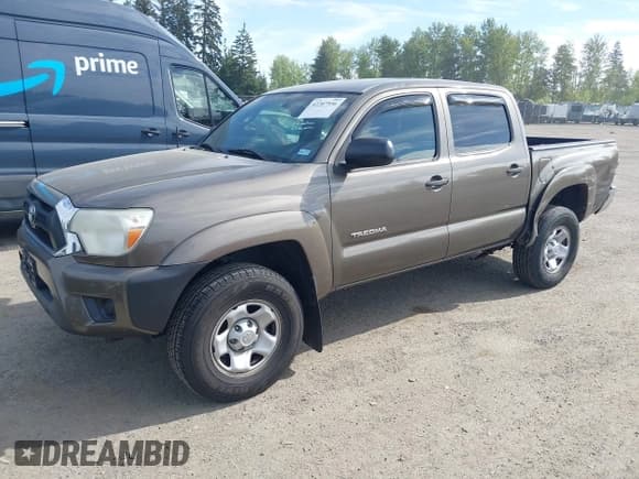 ✅ 2012 Toyota Tacoma PreRunner • VIN: 5TFJX4GN2CX012431 • Lot: 42207556. Listed on IAAI with 172,090 mi. Free auction sales archive from the USA and detailed vehicle history report at DreamBid. Image 17.