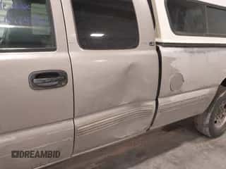 2000 Chevrolet Silverado 2500 LS z VIN 1GCGC29U8YE158530, wystawiony jako IAAI lot #41507909 z przebiegiem 291 727 mil mil oraz . Historia ofert i sprzedaży dostępna na DreamBid. Obrazek 6.