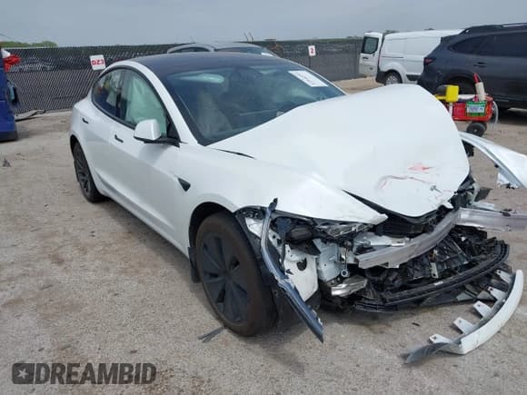✅ 2024 Tesla Model 3 • VIN: 5YJ3E1EAXRF853350 • Lot: 41946954. Wystawiony na IAAI z przebiegiem Nie podano. Bezpłatny archiwum sprzedaży aukcyjnych z USA i szczegółowy raport historii pojazdu na DreamBid. Zdjęcie 1.