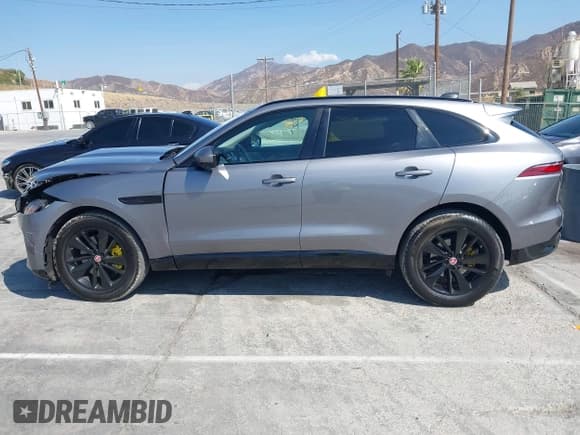 ✅ 2021 Jaguar F-Pace S • VIN: SADCJ2EUXMA664263 • Lot: 43190075. Wystawiony na IAAI z przebiegiem 49 567 mil. Bezpłatny archiwum sprzedaży aukcyjnych z USA i szczegółowy raport historii pojazdu na DreamBid. Zdjęcie 14.