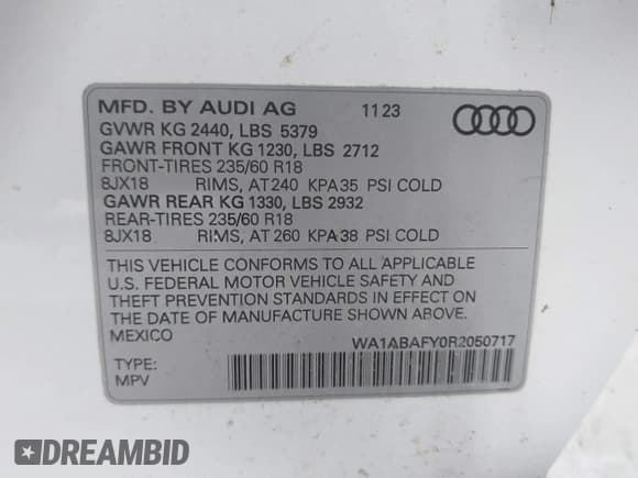 ✅ 2024 Audi Q5 Premium • VIN: WA1ABAFY0R2050717 • Lot: 43569370. Wystawiony na IAAI z przebiegiem 28 722 mil. Bezpłatny archiwum sprzedaży aukcyjnych z USA i szczegółowy raport historii pojazdu na DreamBid. Zdjęcie 9.