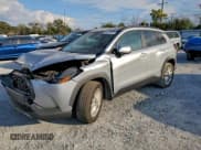 ✅ 2022 Toyota Corolla Cross LE • VIN: 7MUBAAAG2NV008070 • Лот: 94670445. Опубликован ранее на Copart с пробегом 113 224 миль. Бесплатный доступ к архиву аукционных продаж из США и подробный отчёт об истории автомобиля на DreamBid. Изображение 1.