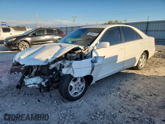 ✅ 2003 Toyota Camry LE • VIN: 4T1BF32K03U057864 • Lot: 89484355. Wystawiony na Copart z przebiegiem 205 753 mil. Bezpłatny archiwum sprzedaży aukcyjnych z USA i szczegółowy raport historii pojazdu na DreamBid. Zdjęcie 1.