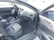 ✅ 2011 Suzuki Kizashi SLS Sport • VIN: JS2RE9A88B6110074 • Lot: 41669072. Wystawiony na IAAI z przebiegiem 145 148 mil. Bezpłatny archiwum sprzedaży aukcyjnych z USA i szczegółowy raport historii pojazdu na DreamBid. Zdjęcie 5.