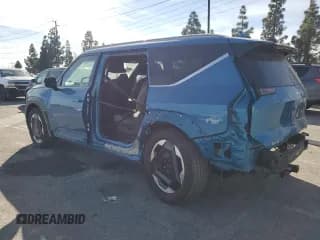 ✅ 2024 Kia EV9 Land • VIN: KNDADFS59R6027390 • Lot: 43252855. Wystawiony na Copart z przebiegiem 7 376 mil. Bezpłatny archiwum sprzedaży aukcyjnych z USA i szczegółowy raport historii pojazdu na DreamBid. Zdjęcie 2.