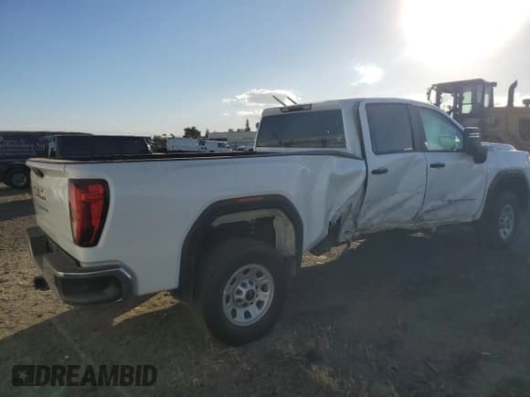 ✅ 2024 GMC Sierra 1500 • VIN: 1GT48PE79RF294842 • Лот: 75484724. Опубликован ранее на Copart с пробегом Не указан. Бесплатный доступ к архиву аукционных продаж из США и подробный отчёт об истории автомобиля на DreamBid. Изображение 3.