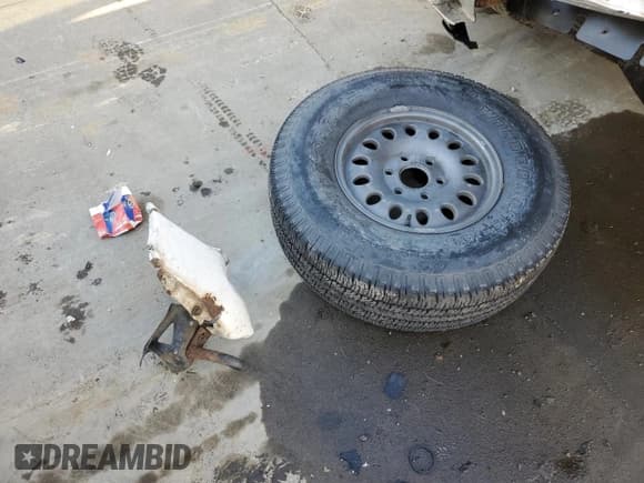 ✅ 2002 Chevrolet Suburban Z71 • VIN: 3GNFK16Z92G267367 • Лот: 43647755. Опубликован ранее на Copart с пробегом Не указан. Бесплатный доступ к архиву аукционных продаж из США и подробный отчёт об истории автомобиля на DreamBid. Изображение 15.