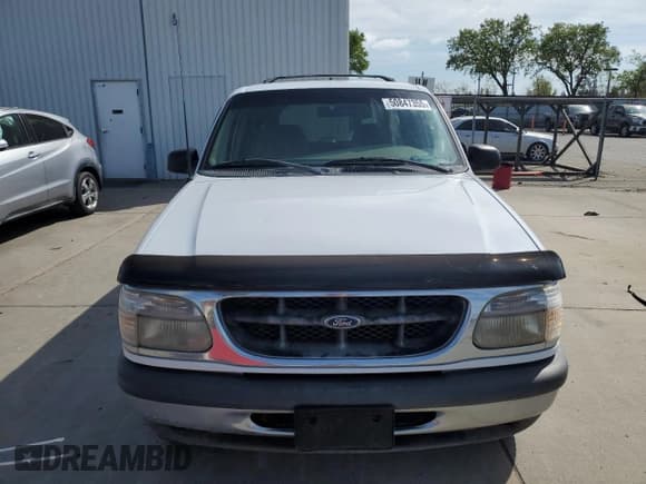 ✅ 1998 Ford Explorer XL • VIN: 1FMZU34E5WZA88594 • Lot: 50847355. Listed on Copart with 146,183 mi. Free auction sales archive from the USA and detailed vehicle history report at DreamBid. Image 5.