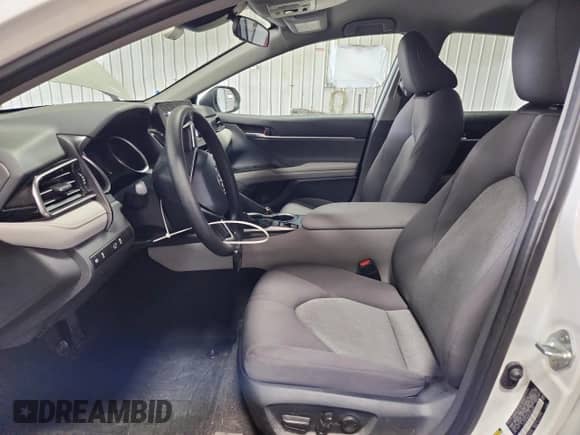 2023 Toyota Camry Hybrid LE z VIN 4T1C31AK0PU614488, wystawiony jako Copart lot #71786005 z przebiegiem 59 442 mil mil oraz Szkoda całkowita • Salvage title. Historia ofert i sprzedaży dostępna na DreamBid. Obrazek 7.