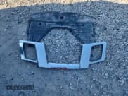 ✅ 2014 Lexus LX 570 • VIN: JTJHY7AX3E4142548 • Lot: 85676885. Wystawiony na Copart z przebiegiem 115 168 mil. Bezpłatny archiwum sprzedaży aukcyjnych z USA i szczegółowy raport historii pojazdu na DreamBid. Zdjęcie 13.