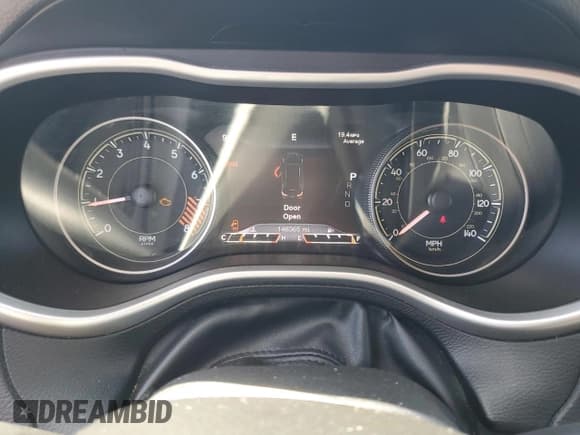 ✅ 2014 Jeep Cherokee Trailhawk • VIN: 1C4PJMBS7EW214795 • Lot: 81054365. Wystawiony na Copart z przebiegiem 146 365 mil. Bezpłatny archiwum sprzedaży aukcyjnych z USA i szczegółowy raport historii pojazdu na DreamBid. Zdjęcie 9.