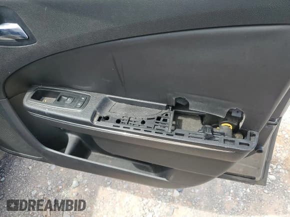 ✅ 2011 Dodge Charger Rallye • VIN: 2B3CL3CG8BH534667 • Лот: 61288495. Опубликован ранее на Copart с пробегом 203 001 миль. Бесплатный доступ к архиву аукционных продаж из США и подробный отчёт об истории автомобиля на DreamBid. Изображение 9.