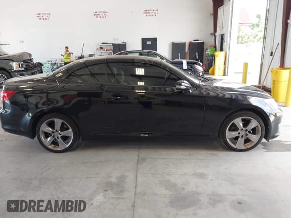 ✅ 2010 Lexus IS 250 C • VIN: JTHFF2C28A2507296 • Lot: 42938254. Listed on IAAI with 172,444 mi. Free auction sales archive from the USA and detailed vehicle history report at DreamBid. Image 13.