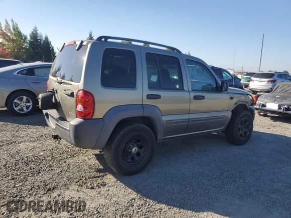 ✅ 2004 Jeep Liberty Sport • VIN: 1J4GL48K94W111842 • Lot: 82059745. Listed on Copart with 169,041 mi. Free auction sales archive from the USA and detailed vehicle history report at DreamBid. Image 3.