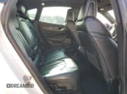 ✅ 2018 Maserati Levante S GranSport • VIN: ZN661YUS0JX269737 • Lot: 82872953. Wystawiony na Copart z przebiegiem 98 866 mil. Bezpłatny archiwum sprzedaży aukcyjnych z USA i szczegółowy raport historii pojazdu na DreamBid. Zdjęcie 11.