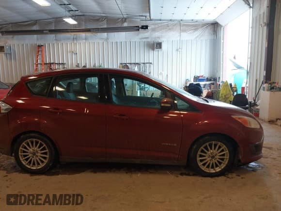 ✅ 2015 Ford C-Max SE • VIN: 1FADP5AU8FL103983 • Lot: 41535616. Wystawiony na IAAI z przebiegiem 96 255 mil. Bezpłatny archiwum sprzedaży aukcyjnych z USA i szczegółowy raport historii pojazdu na DreamBid. Zdjęcie 13.