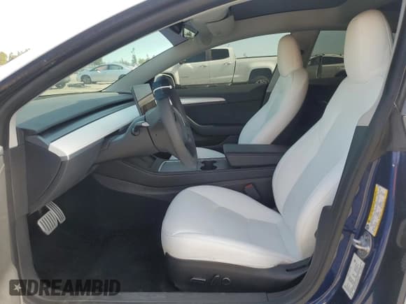 ✅ 2023 Tesla Model 3 Performance • VIN: 5YJ3E1EC4PF649772 • Lot: 49632215. Wystawiony na Copart z przebiegiem 33 302 mil. Bezpłatny archiwum sprzedaży aukcyjnych z USA i szczegółowy raport historii pojazdu na DreamBid. Zdjęcie 7.