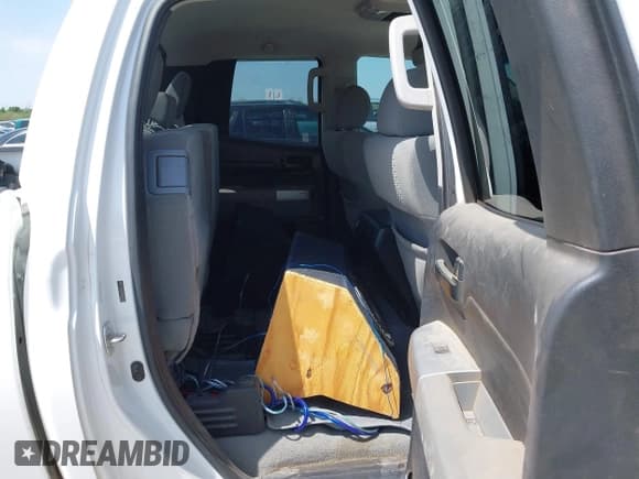 ✅ 2008 Toyota Tundra • VIN: 5TFBV54178X077655 • Lot: 42195450. Wystawiony na IAAI z przebiegiem 287 946 mil. Bezpłatny archiwum sprzedaży aukcyjnych z USA i szczegółowy raport historii pojazdu na DreamBid. Zdjęcie 8.