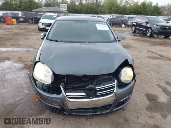 ✅ 2008 Volkswagen Jetta SE • VIN: 3VWRM71K18M135790 • Lot: 42165888. Wystawiony na IAAI z przebiegiem 147 523 mil. Bezpłatny archiwum sprzedaży aukcyjnych z USA i szczegółowy raport historii pojazdu na DreamBid. Zdjęcie 12.