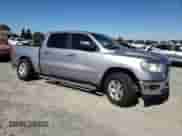 2020 Ram 1500 Big Horn z VIN 1C6SRFFT9LN393045, wystawiony jako Copart lot #66880755 z przebiegiem 81 615 mil mil oraz Szkoda całkowita • Salvage title. Historia ofert i sprzedaży dostępna na DreamBid. Obrazek 4.