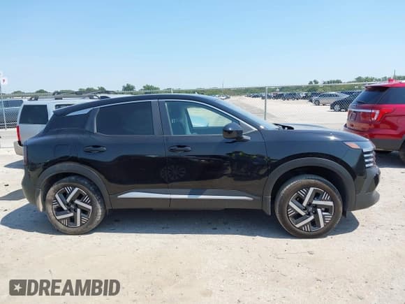 ✅ 2025 Nissan Kicks SV • VIN: 3N8AP6CA2SL300799 • Лот: 43182035. Опубликован ранее на IAAI с пробегом 5 270 миль. Бесплатный доступ к архиву аукционных продаж из США и подробный отчёт об истории автомобиля на DreamBid. Изображение 13.
