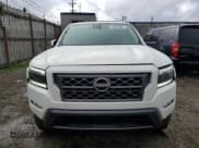 ✅ 2023 Nissan Frontier SV • VIN: 1N6ED1EJ8PN669001 • Lot: 57530255. Wystawiony na Copart z przebiegiem 2 718 mil. Bezpłatny archiwum sprzedaży aukcyjnych z USA i szczegółowy raport historii pojazdu na DreamBid. Zdjęcie 5.