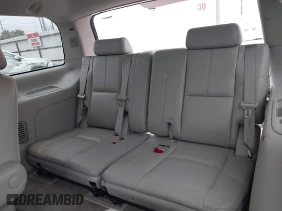 ✅ 2008 Chevrolet Tahoe LTZ • VIN: 1GNFC13048R175160 • Lot: 41452256. Listed on IAAI with 258,793 mi. Free auction sales archive from the USA and detailed vehicle history report at DreamBid. Image 18.