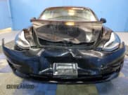 ✅ 2022 Tesla Model 3 • VIN: 5YJ3E1EA2NF286965 • Lot: 90721575. Wystawiony na Copart z przebiegiem 96 211 mil. Bezpłatny archiwum sprzedaży aukcyjnych z USA i szczegółowy raport historii pojazdu na DreamBid. Zdjęcie 5.