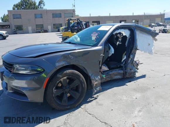 ✅ 2016 Dodge Charger SE • VIN: 2C3CDXBG2GH180550 • Lot: 42730625. Wystawiony na IAAI z przebiegiem Nie podano. Bezpłatny archiwum sprzedaży aukcyjnych z USA i szczegółowy raport historii pojazdu na DreamBid. Zdjęcie 2.