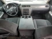 ✅ 2008 Chevrolet Suburban Commercial • VIN: 3GNGK26KX8G205112 • Lot: 72342594. Wystawiony na Copart z przebiegiem 157 327 mil. Bezpłatny archiwum sprzedaży aukcyjnych z USA i szczegółowy raport historii pojazdu na DreamBid. Zdjęcie 8.