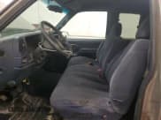 ✅ 2000 GMC Sierra 2500 • VIN: 1GTGK29RXYF405930 • Lot: 46905165. Wystawiony na Copart z przebiegiem 191 064 mil. Bezpłatny archiwum sprzedaży aukcyjnych z USA i szczegółowy raport historii pojazdu na DreamBid. Zdjęcie 7.