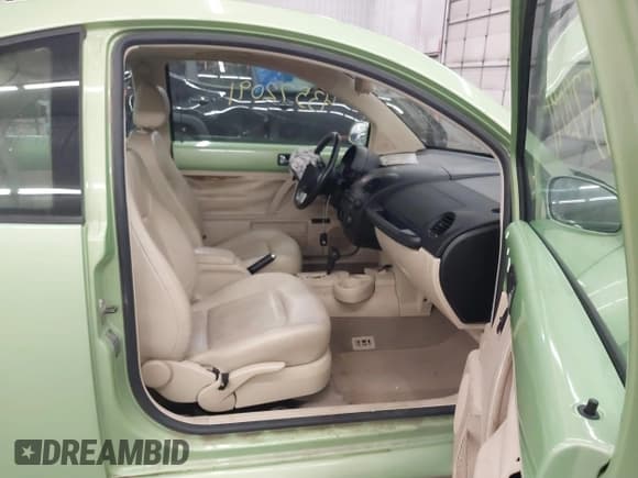 ✅ 2005 Volkswagen Beetle GLS • VIN: 3VWCD31C85M410218 • Lot: 43572091. Listed on IAAI with 87,912 mi. Free auction sales archive from the USA and detailed vehicle history report at DreamBid. Image 5.