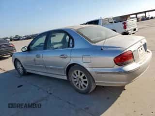 2004 Hyundai Sonata GLS с VIN KMHWF35H54A965117, выставлен на аукционе Copart как лот 57681155 с пробегом 197 408 миль миль и Чистый • Clean title. История ставок и продаж доступна на DreamBid. Изображение 2.