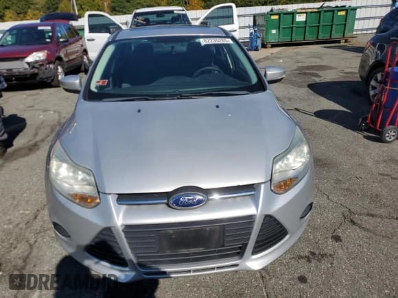 ✅ 2013 Ford Focus SE • VIN: 1FADP3F27DL336813 • Lot: 82235285. Listed on Copart with 85,967 mi. Free auction sales archive from the USA and detailed vehicle history report at DreamBid. Image 5.